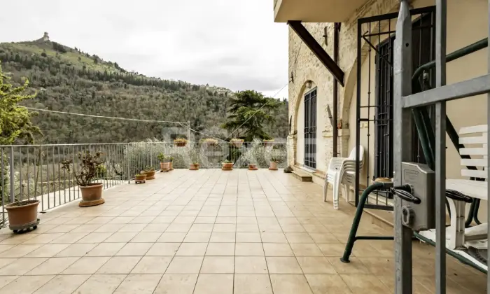 Rexer-Assisi-Casolare-con-Terreno-e-Uliveto-Altro