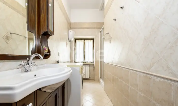 Rexer-Assisi-Casolare-con-Terreno-e-Uliveto-Altro