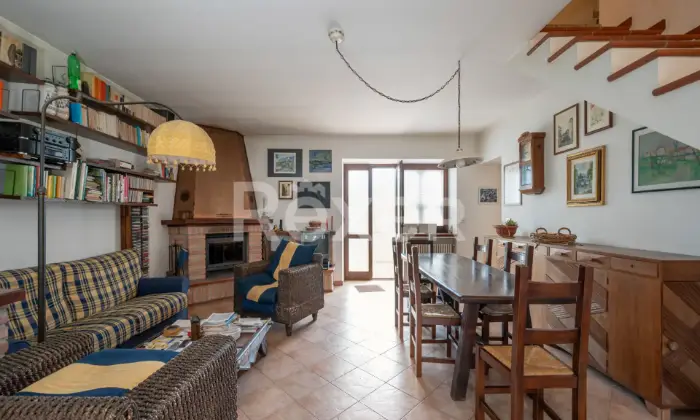Rexer-FARINI-Villa-Indipendente-su-Tre-Livelli-con-Vista-Panoramica-Altro