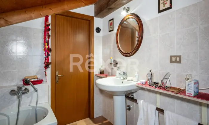Rexer-FARINI-Villa-Indipendente-su-Tre-Livelli-con-Vista-Panoramica-Altro
