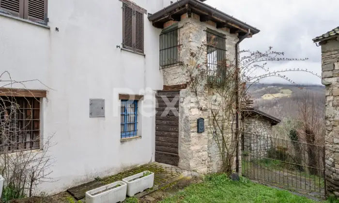 Rexer-FARINI-Villa-Indipendente-su-Tre-Livelli-con-Vista-Panoramica-Altro