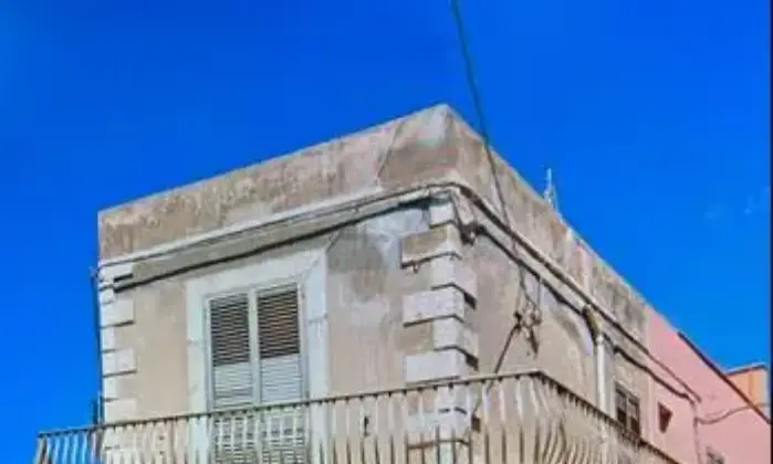 Rexer-Pachino-Vendesi-palazzo-antico-a-Pachino-Altro