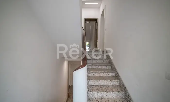 Rexer-Cagliari-Luminoso-trilocale-con-doppi-balconi-in-stabile-ristrutturato-Altro