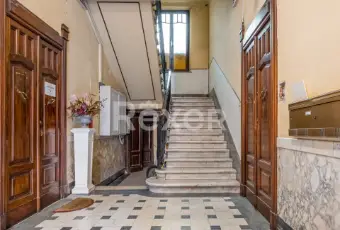Rexer-Carrara-Appartamento-signorile-in-stabile-depoca-dei-primi-del-Altro