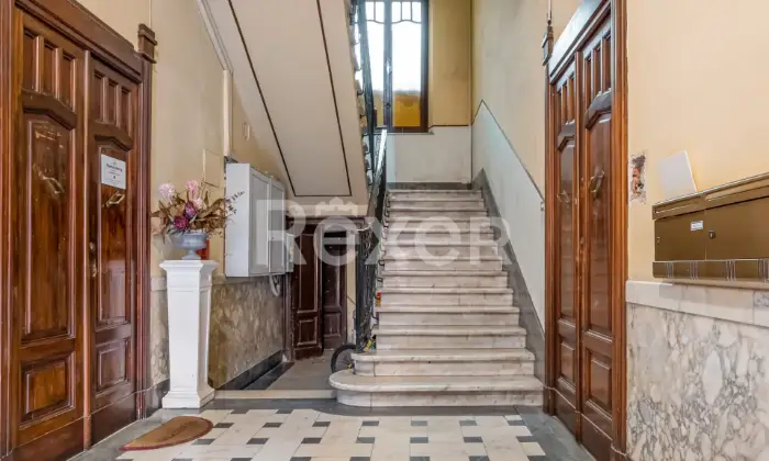 Rexer-Carrara-Appartamento-signorile-in-stabile-depoca-dei-primi-del-Altro