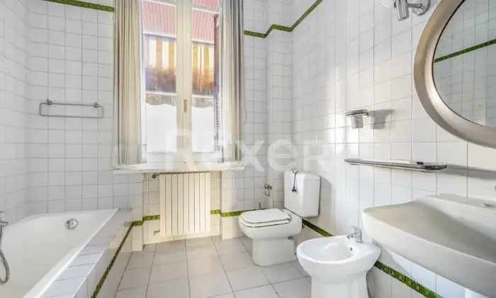 Rexer-Carrara-Appartamento-signorile-in-stabile-depoca-dei-primi-del-Altro