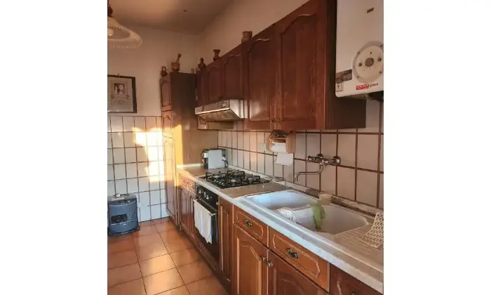 Rexer-Arezzo-Appartamento-in-Localit-Rigutino-Nord-Arezzo-Cucina