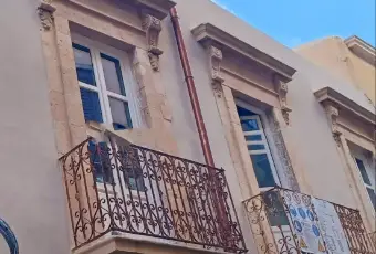 Rexer-Ortigia-Vendesi-Palazzo-Edificio-in-Vendita-Altro