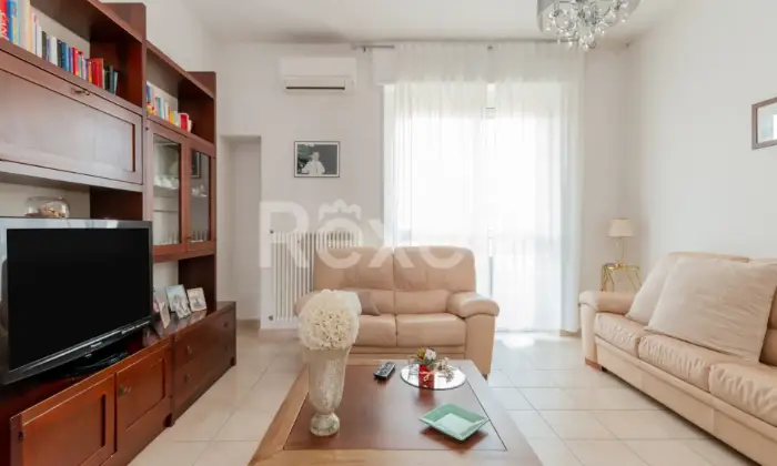 Rexer-Arcore-Arcore-Quadrilocale-piano-alto-con-box-e-cantina-Altro