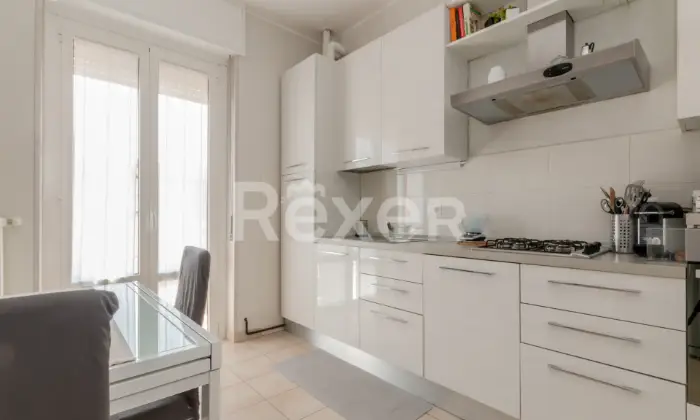 Rexer-Arcore-Arcore-Quadrilocale-piano-alto-con-box-e-cantina-Altro