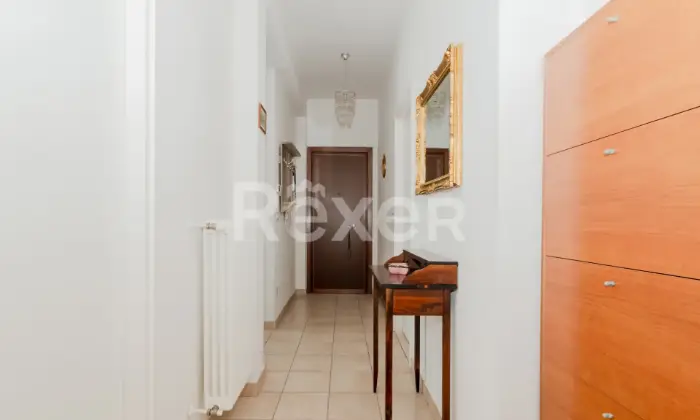 Rexer-Arcore-Arcore-Quadrilocale-piano-alto-con-box-e-cantina-Altro
