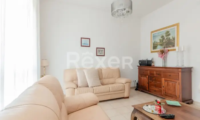 Rexer-Arcore-Arcore-Quadrilocale-piano-alto-con-box-e-cantina-Altro