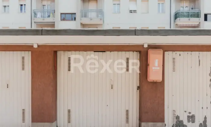 Rexer-Arcore-Arcore-Quadrilocale-piano-alto-con-box-e-cantina-Altro