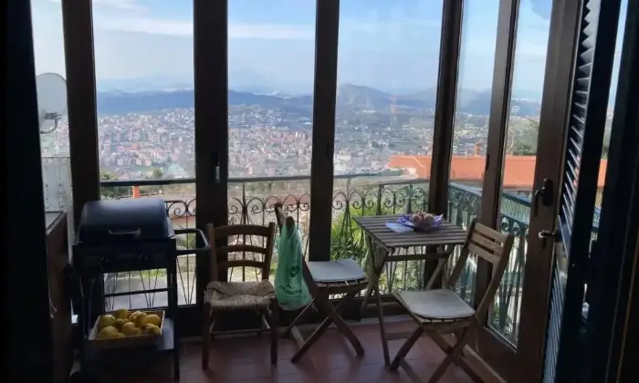 Rexer-Napoli-Vendesi-Porzione-di-Villa-Bifamiliare-a-Napoli-Altro