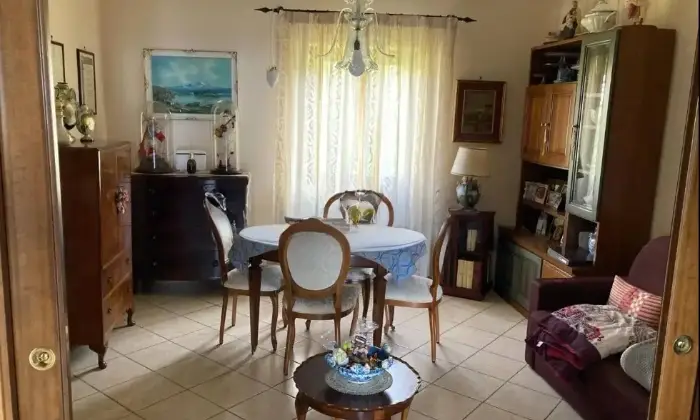 Rexer-Napoli-Vendesi-Porzione-di-Villa-Bifamiliare-a-Napoli-Altro