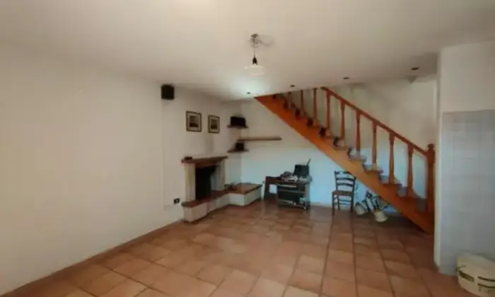 Rexer-Fossombrone-Vendesi-Appartamento-con-ingresso-indipendente-Quartiere-San-Lazzaro-Fossombrone-Altro