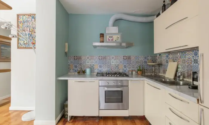 Rexer-Roma-Casa-indipendente-immersa-nel-verde-Cucina