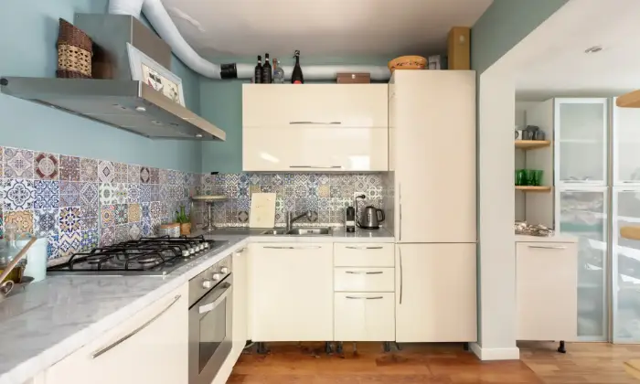 Rexer-Roma-Casa-indipendente-immersa-nel-verde-Cucina