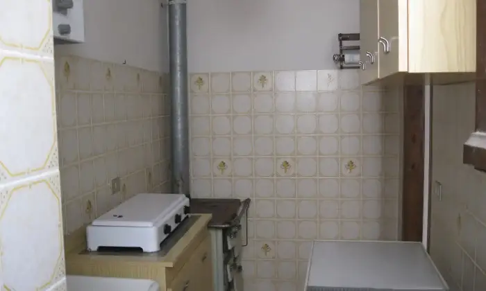 Rexer-Germagno-Vendesi-porzione-di-casa-indipendente-a-Germagno-VB-Cucina