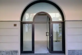 Rexer-Malnate-Negozio-in-centro-con-vetrine-e-cantina-sottostante-Altro