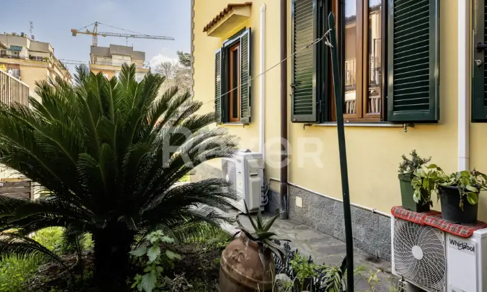 Rexer-Roma-Roma-PisanaBravetta-Pentavano-al-piano-terra-con-corte-esclusiva-Altro