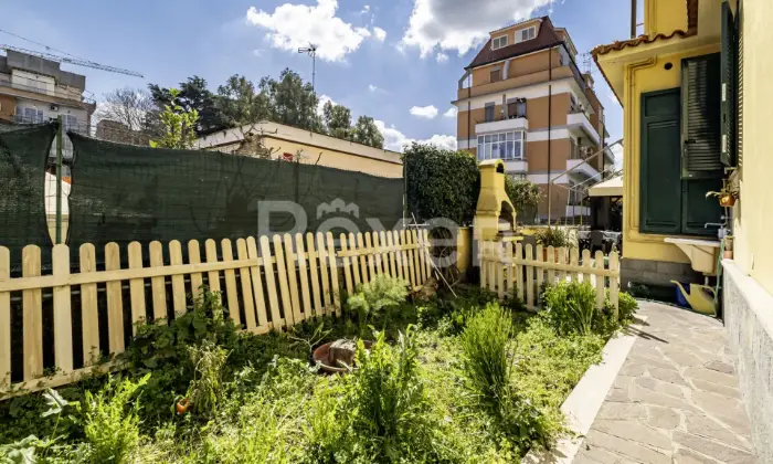 Rexer-Roma-Roma-PisanaBravetta-Pentavano-al-piano-terra-con-corte-esclusiva-Altro