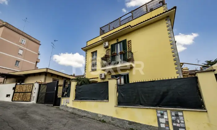 Rexer-Roma-Roma-PisanaBravetta-Pentavano-al-piano-terra-con-corte-esclusiva-Altro