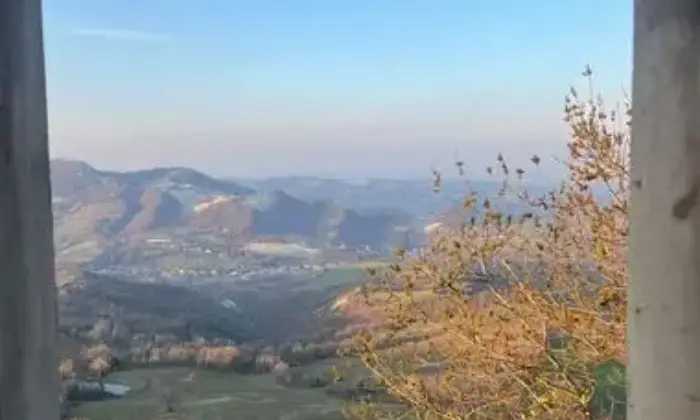 Rexer-Montebello-Vendesi-Rustico-a-Montebello-Altro