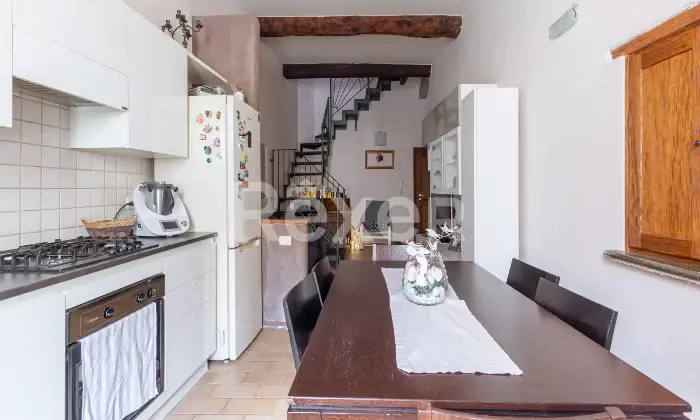Rexer-CANTIANO-Eleganza-storica-e-comfort-moderno-casa-indipendente-con-mansarda-e-taverna-nel-centro-Altro