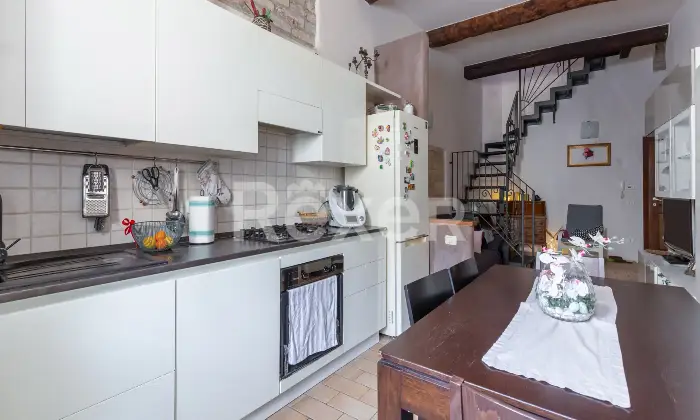Rexer-CANTIANO-Eleganza-storica-e-comfort-moderno-casa-indipendente-con-mansarda-e-taverna-nel-centro-Altro