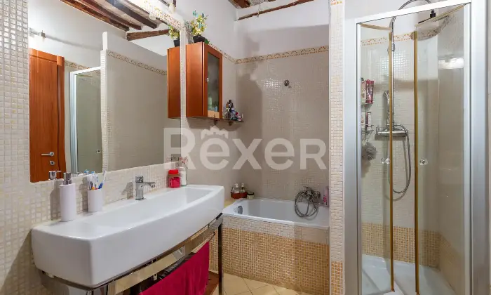 Rexer-CANTIANO-Eleganza-storica-e-comfort-moderno-casa-indipendente-con-mansarda-e-taverna-nel-centro-Altro