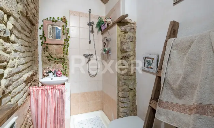 Rexer-CANTIANO-Eleganza-storica-e-comfort-moderno-casa-indipendente-con-mansarda-e-taverna-nel-centro-Altro