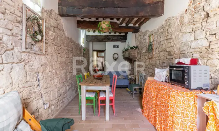 Rexer-CANTIANO-Eleganza-storica-e-comfort-moderno-casa-indipendente-con-mansarda-e-taverna-nel-centro-Altro