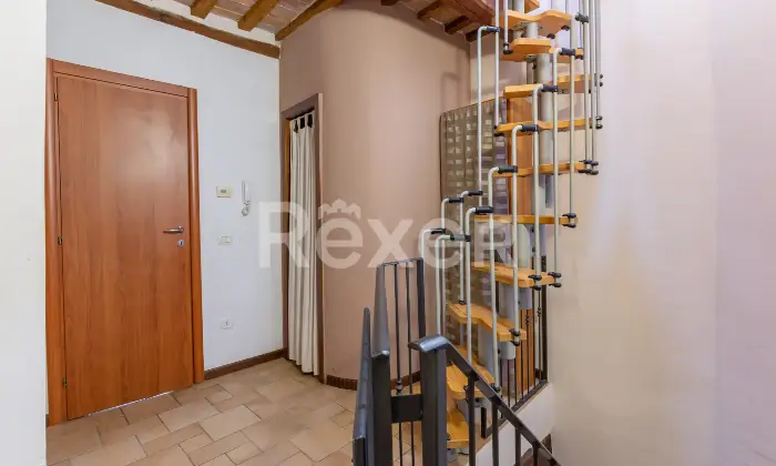 Rexer-CANTIANO-Eleganza-storica-e-comfort-moderno-casa-indipendente-con-mansarda-e-taverna-nel-centro-Altro