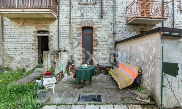 Rexer-CANTIANO-Eleganza-storica-e-comfort-moderno-casa-indipendente-con-mansarda-e-taverna-nel-centro-Altro