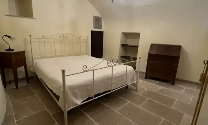 Rexer-Martina-Franca-Bilocale-e-Monolocale-finemente-ristrutturati-Camera-da-letto-matrimoniale
