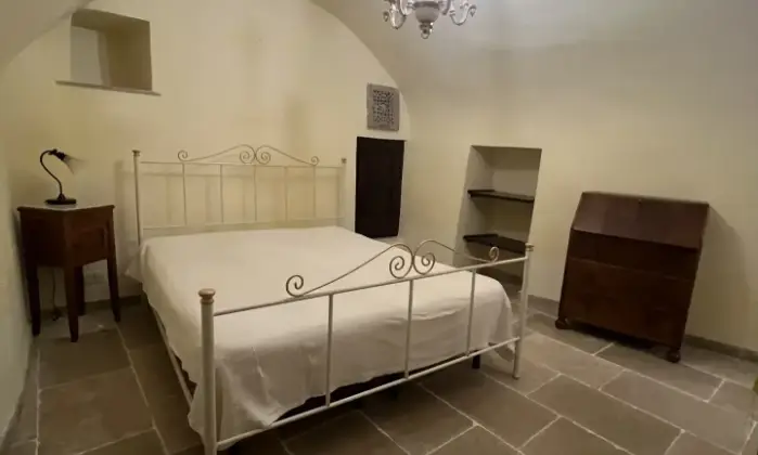 Rexer-Martina-Franca-Bilocale-e-Monolocale-finemente-ristrutturati-Camera-da-letto-matrimoniale