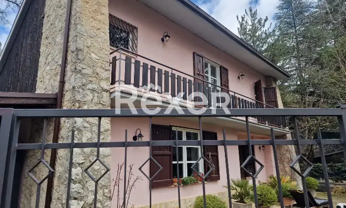 Rexer-Villalago-Villa-in-vendita-in-viale-Riviera-Villalago-Altro