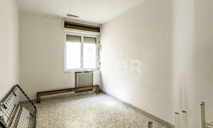 Rexer-Avigliano-Terratetto-da-ristrutturare-nel-centro-storico-con-vista-panoramica-Altro
