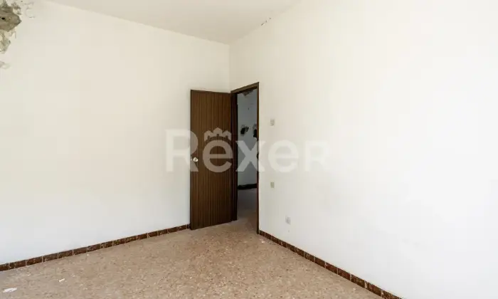 Rexer-Avigliano-Terratetto-da-ristrutturare-nel-centro-storico-con-vista-panoramica-Altro
