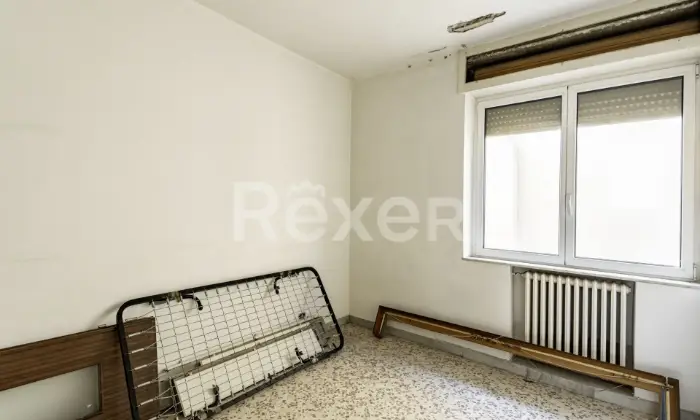 Rexer-Avigliano-Terratetto-da-ristrutturare-nel-centro-storico-con-vista-panoramica-Altro