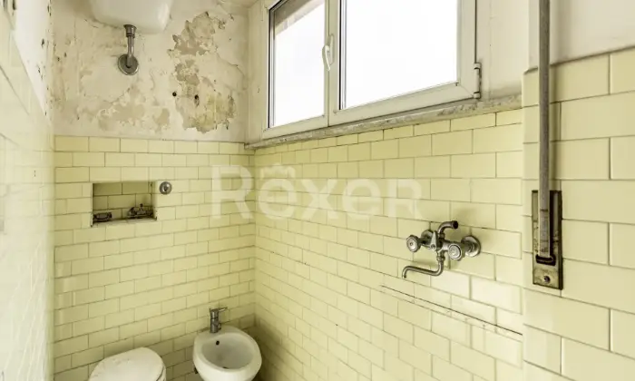 Rexer-Avigliano-Terratetto-da-ristrutturare-nel-centro-storico-con-vista-panoramica-Altro