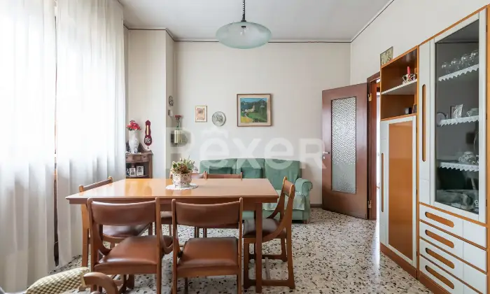 Rexer-MEDA-Meda-Ampio-quadrilocale-con-due-box-di-pertinenza-Altro