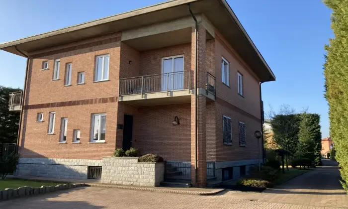 Rexer-Candelo-Villa-di-ampia-metratura-con-finiture-di-pregio-Terrazzo