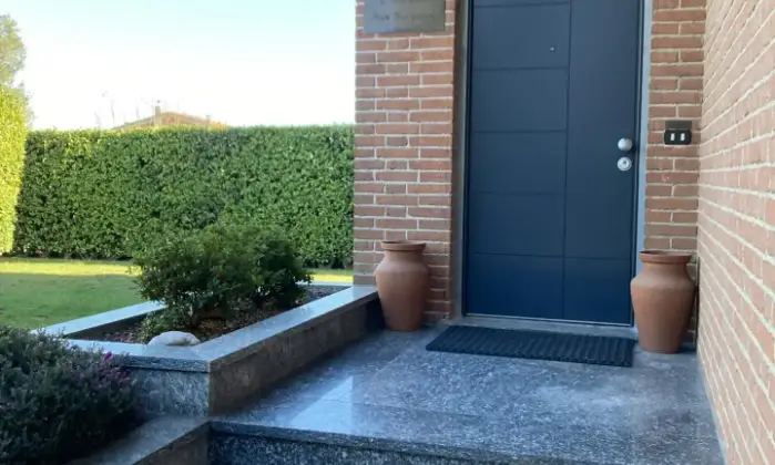 Rexer-Candelo-Villa-di-ampia-metratura-con-finiture-di-pregio-Garage