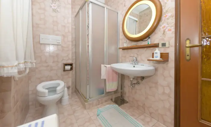 Rexer-Odalengo-Grande-Elegante-villa-su-due-Piani-inzona-tranquilla-e-ben-servita-Altro