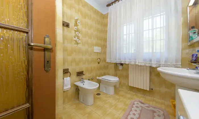 Rexer-Odalengo-Grande-Elegante-villa-su-due-Piani-inzona-tranquilla-e-ben-servita-Altro