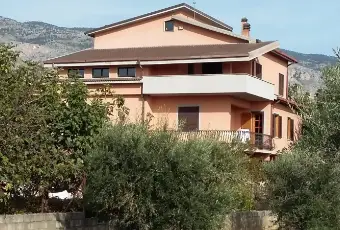 Rexer-CASTROVILLARI-Villa-con-terreno-Altro