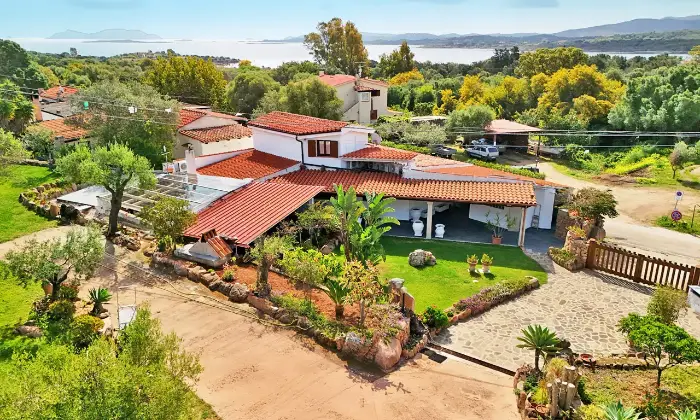Rexer-Olbia-Villa-con-ampio-giardino-privato-Altro