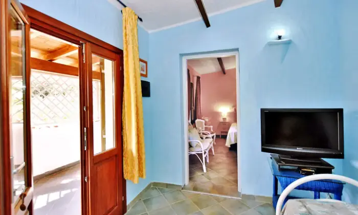 Rexer-Olbia-Villa-con-ampio-giardino-privato-Altro
